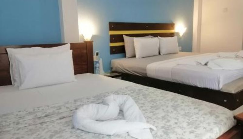 Información - Le Petit Hotel & Restaurant