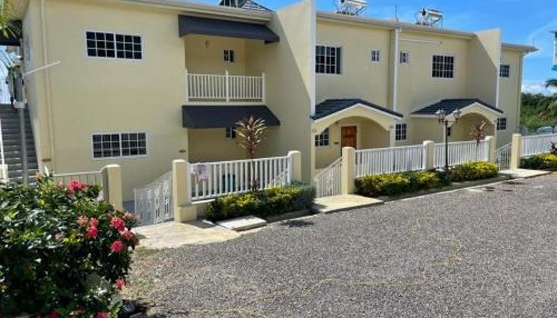 Otel açık alanı - Westmore Beach Villas Limited