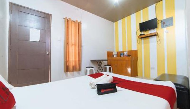 Zimmer - RedDoorz @ Aparente Gensan