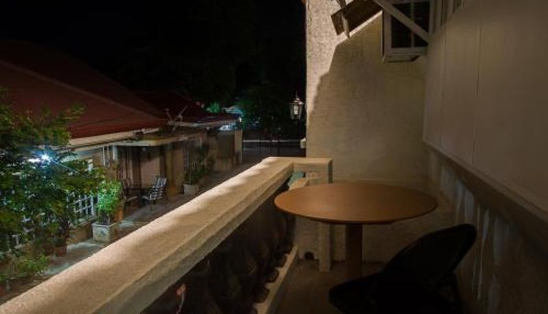 Terraza - RedDoorz @ Calceta Street Cogon