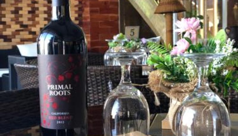 Bar - EM Royalle Hotel & Beach Resort