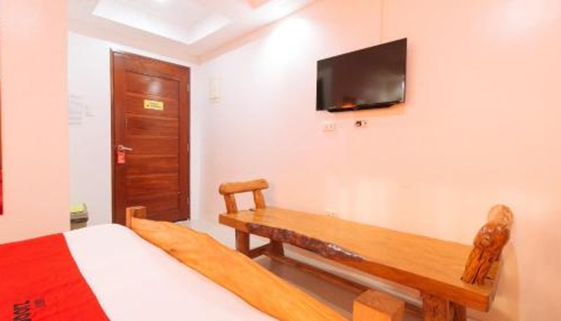 Pokój - RedDoorz Plus @ Jollydays Hotel Nueva Ecija