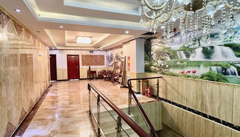 Zewnętrzna część hotelu - Yifeng Business Hotel