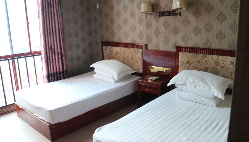 Camera - Emperor Hotel