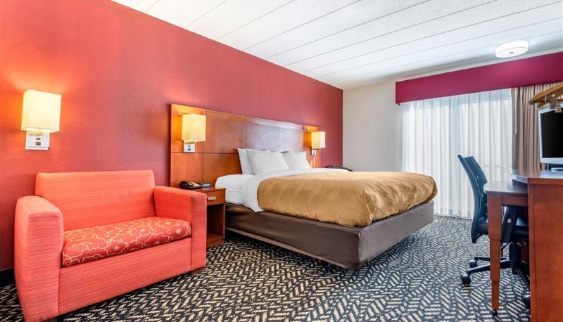 Room - Quality Inn Falconer - Jamestown