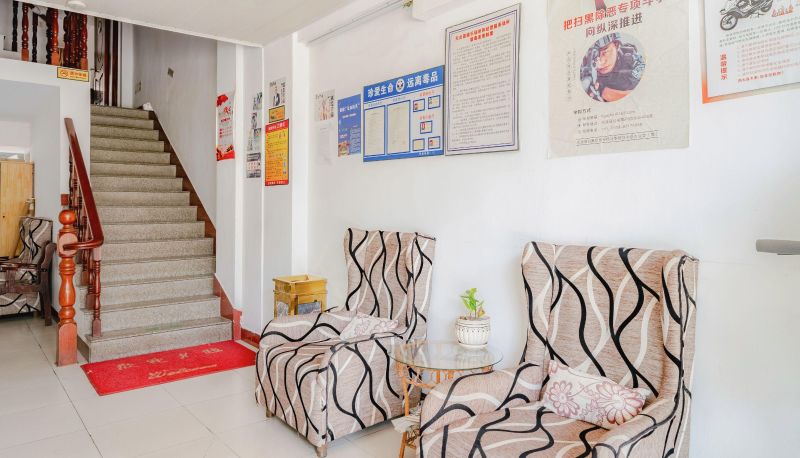 Area esterna dell'hotel - Phoenix Holiday Hotel