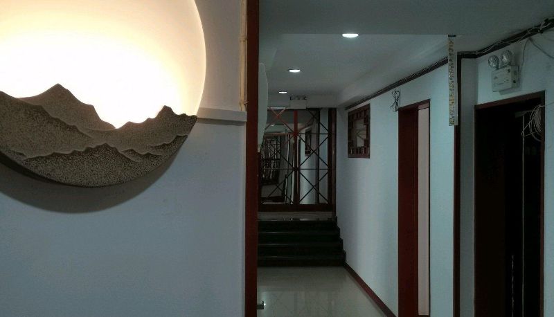 Zewnętrzna część hotelu - Jingrun Guest House