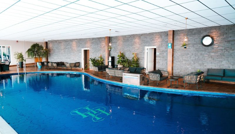 Piscina - Hotell Hallstaberget Sport & Konferenshotell