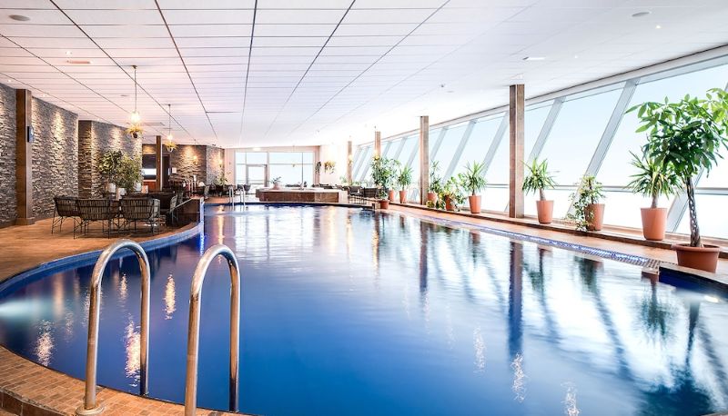 Piscina - Hotell Hallstaberget Sport & Konferenshotell