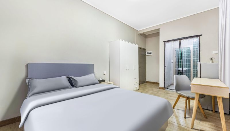 Kamer - Carlton Hotel (Food Plaza Main Store)