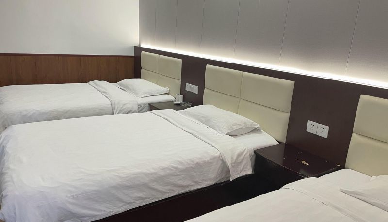Zimmer - Renhe Business Hotel (Nanzheng Street Branch)