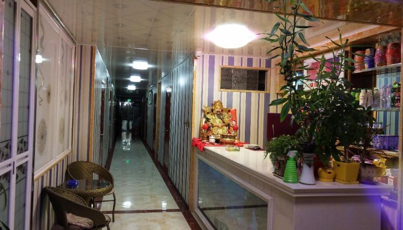Area esterna dell'hotel - New Moon Hotel