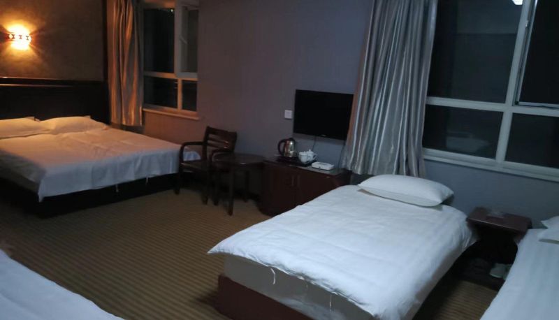 Habitación familiar - Beitun Huayue Hotel