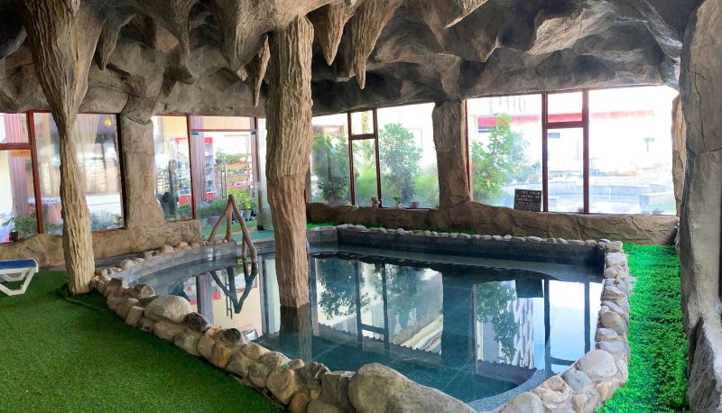 Zewnętrzna część hotelu - Guergou Shiman Hot Spring Hotel