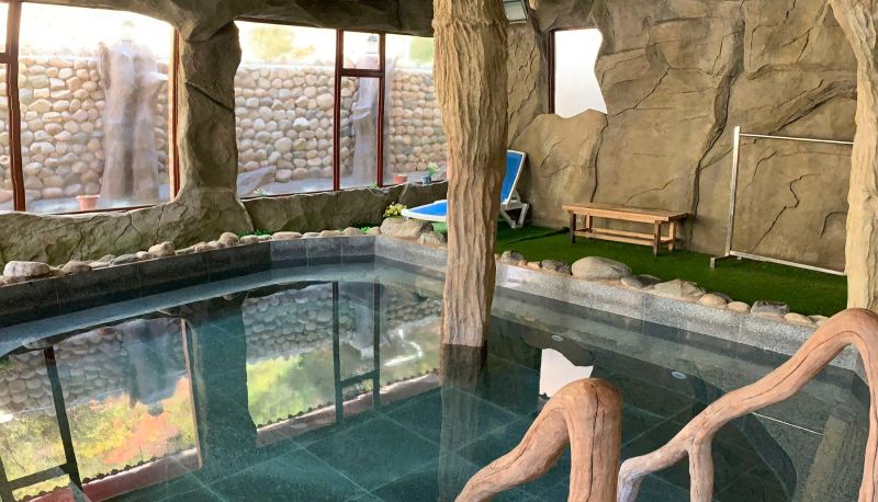 Zewnętrzna część hotelu - Guergou Shiman Hot Spring Hotel