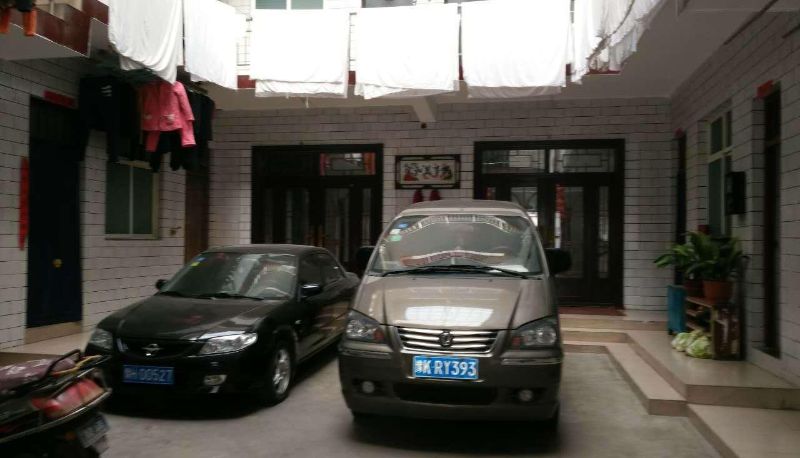 Area esterna dell'hotel - Sifang Hotel (Jiaozuo People's Hospital Store)