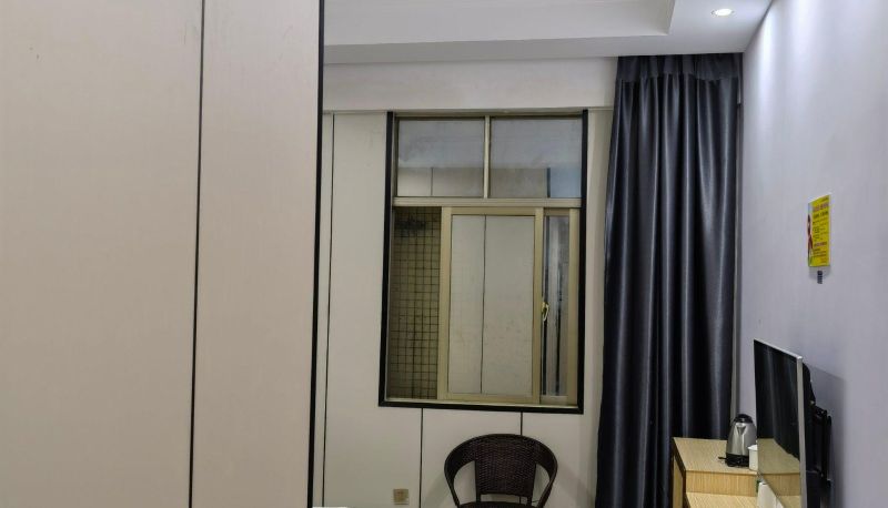 Camera - Dream Business Room