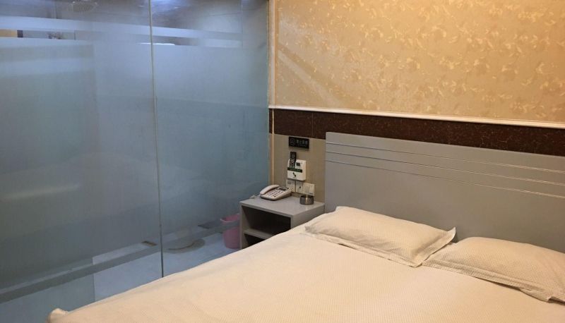 Camera - Gorgeous Hotel