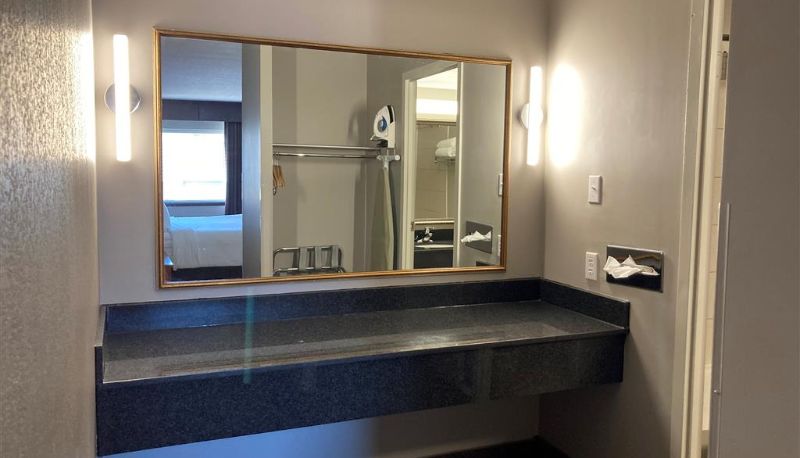 Suite - Best Western North Bay Hotel & Conference Centre