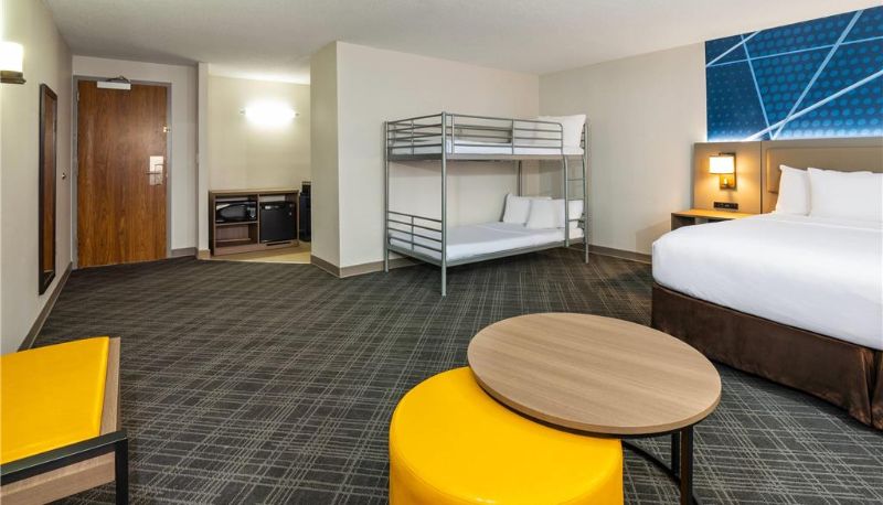 Camera - Comfort Inn & Suites