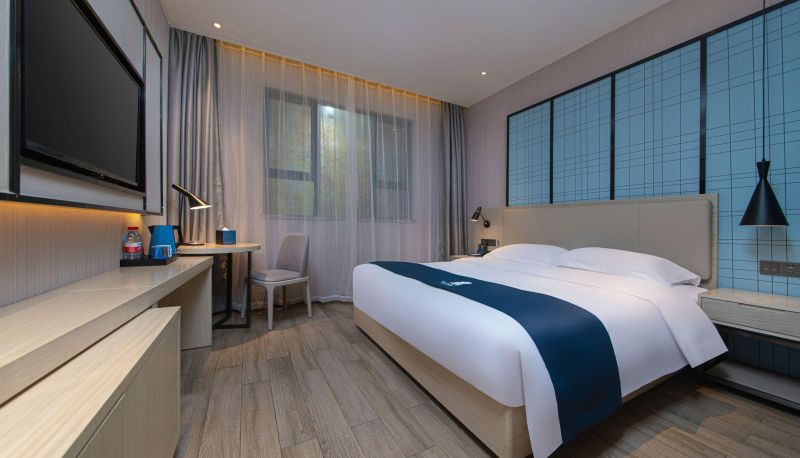 Camera business - Yishang Hotel (Ji'an Taihe Center Square Pedestrian Street Store)