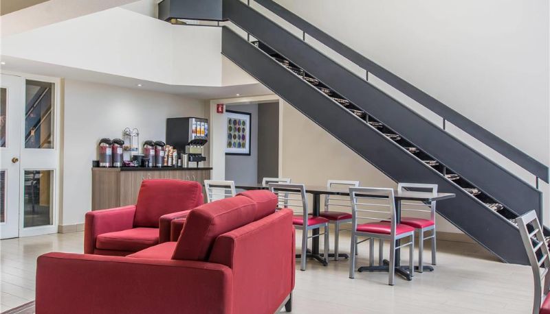 Hall - Comfort Inn