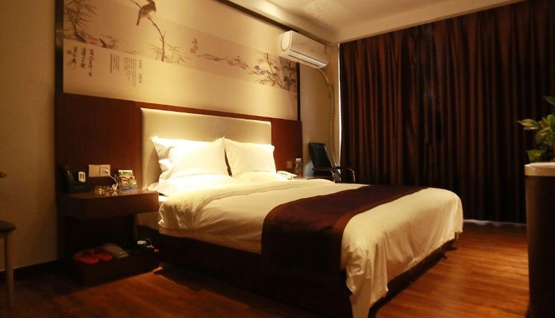 Camera - Yijia Business Hotel