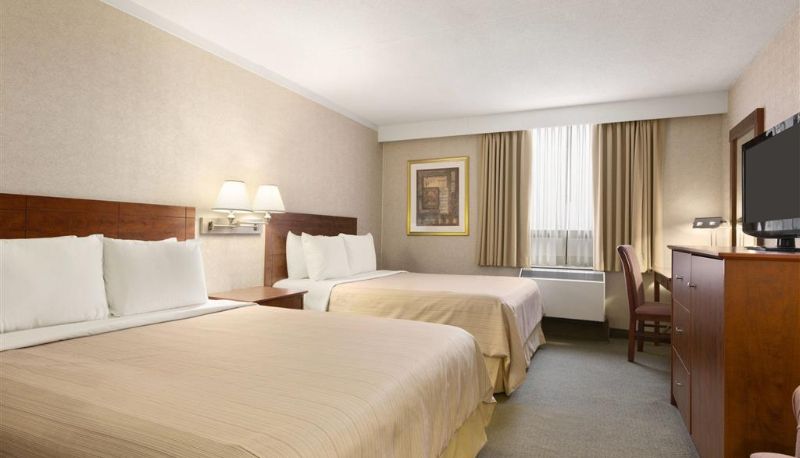 Camera - Days Inn by Wyndham Ottawa West