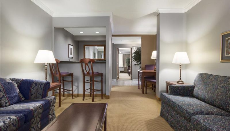 Camera - Days Inn by Wyndham Ottawa West