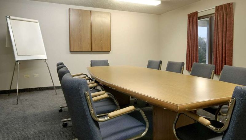 Konferenzraum - Howard Johnson by Wyndham Portage La Prairie