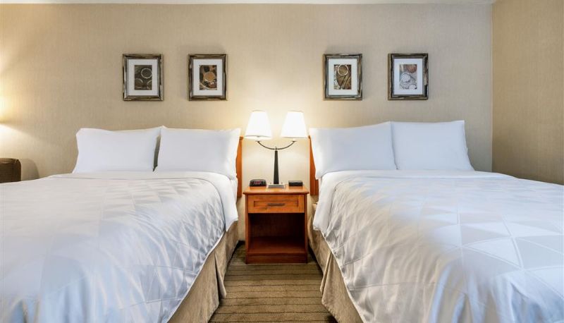Camera - Allure Hotel & Conference Centre Ascend Hotel Collection