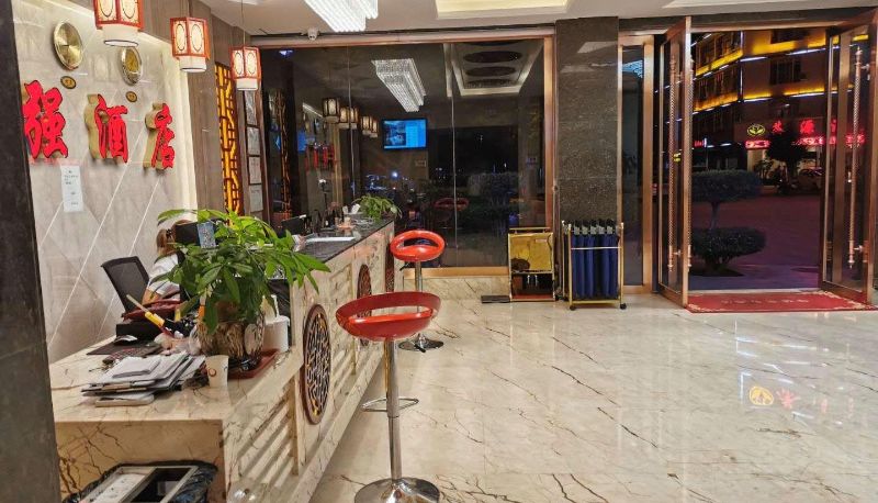 Hotel Außenbreich - Huaqiang Business Hotel (Lancang Bus Station Store)