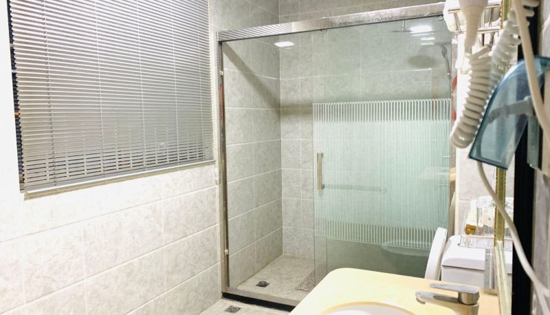 Camera business - New Platinum Crystal Guest Room
