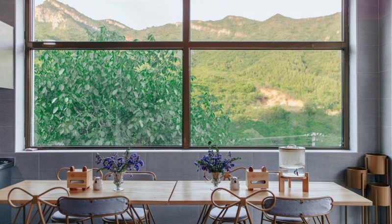 Area esterna dell'hotel - Beijing Leader Chinachem Projection Hotel (Wal Mart in Yanqing)