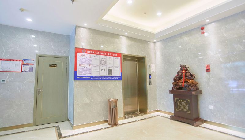 Area esterna dell'hotel - Turpan)  Shanshan County Baoju Holiday Hotel (Kumutage Desert Branch