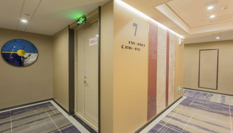 Area esterna dell'hotel - Junlai Hotel · YUE (Wuhan Guobo Center Qianjin Village Subway Station Store)