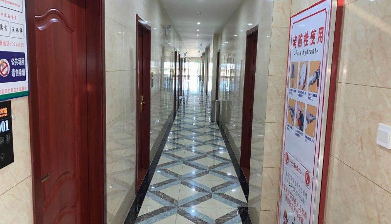Area esterna dell'hotel - Yijia Hotel