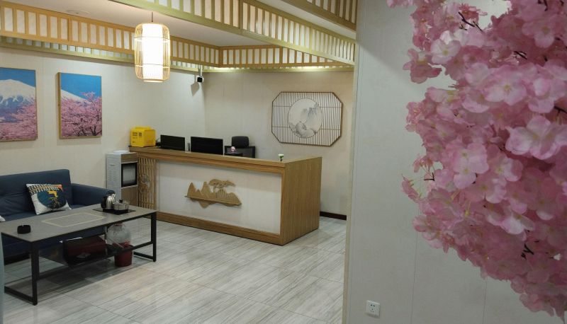 Area esterna dell'hotel - Qinhai Yingsu Hotel