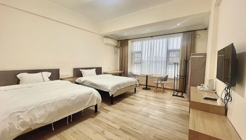 Camera per famiglia - IF Yifu Hotel (Urban Rail Mingzhu Station Store)
