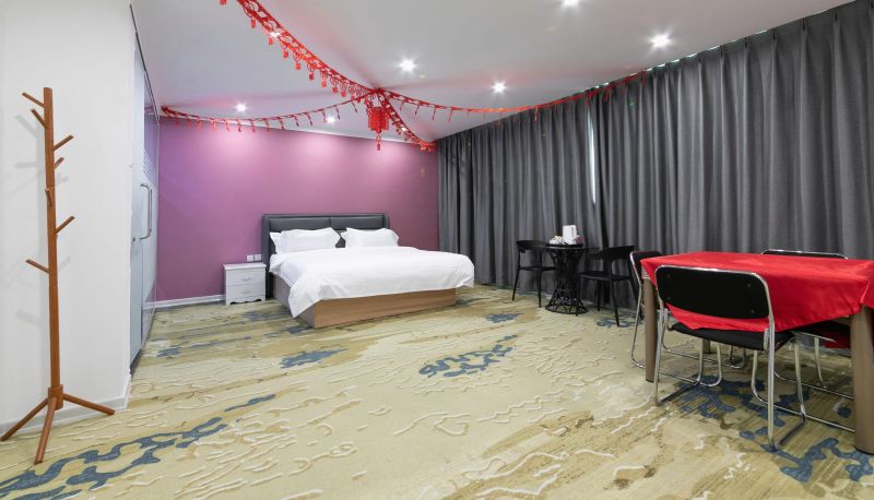 Camera business - Tonight Hotel (Zhuozhou Petroleum Geophysical School Store)