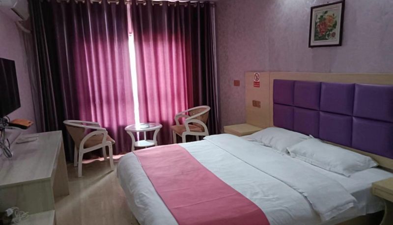Zimmer - Star Hotel (Sias College Store)