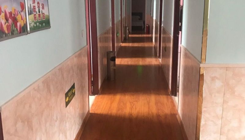 Zona exterior del hotel - Jiayi Business Hotel