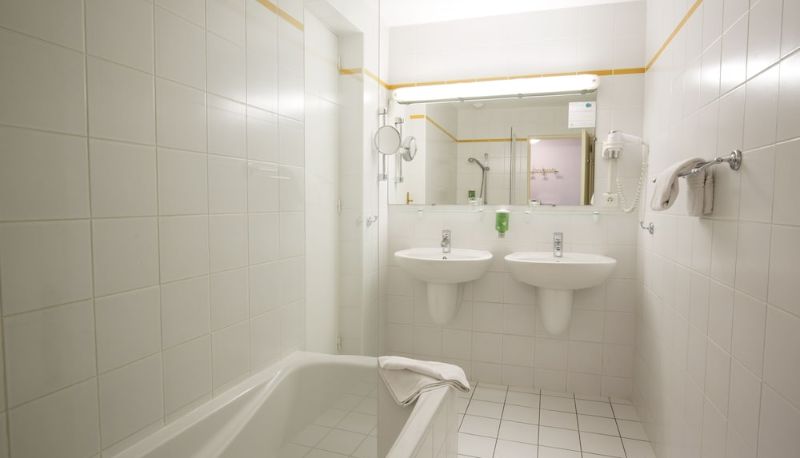 Chambre triple - Hôtel Raymond 4 Toulouse