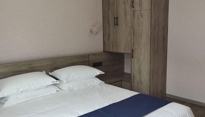 Kamer met uitzicht op het meer - He Le She