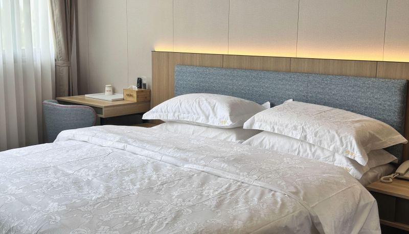 Room with balcony - Shanghai 9-Ju Hotel (Changjiang South Road Subway Station Store)
