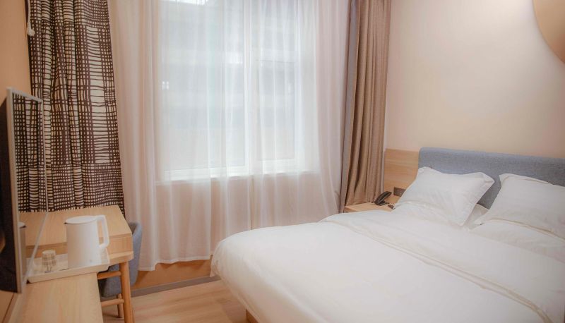 Business-Zimmer - Taigu District  Madame Road  West High speed Railway Station Home Inn - Ruibo Cloud Hotel