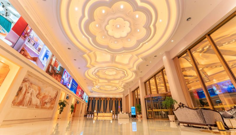 Buitenruimte van het hotel - Shanghai Buckingham Grand Hotel