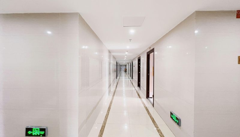 Buitenruimte van het hotel - Jiuju Hotel
