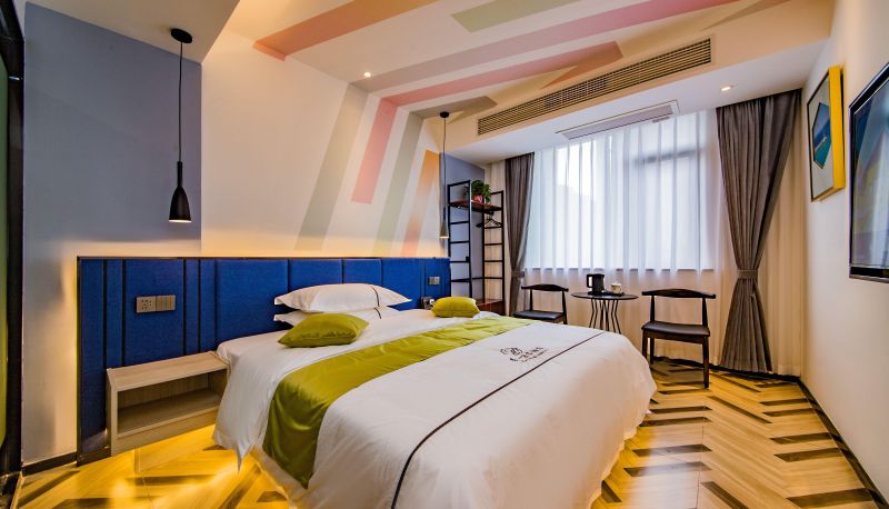Kamer - Xunyi Qingxiang Hotel (Quantang Water Resources and Hydropower College Store)
