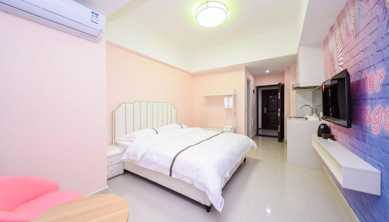 Camera - Yifeng Light Luxury Hotel (High Speed Rail South Station Store)